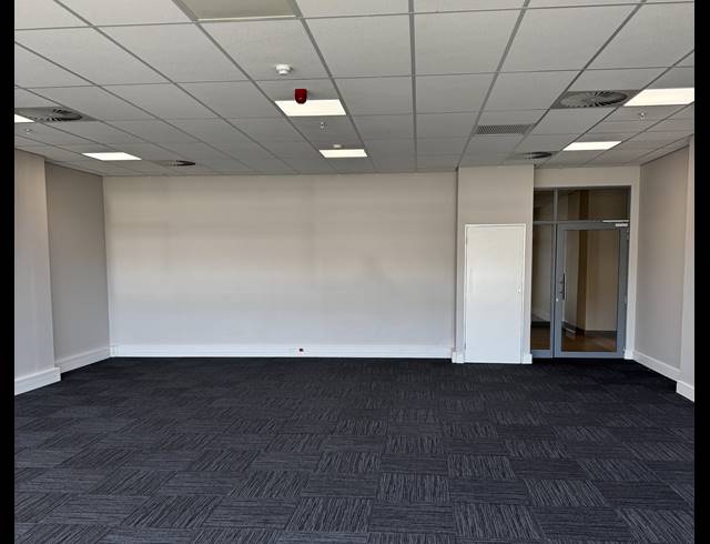 114M² OFFICE TO LET IN FORESHORE